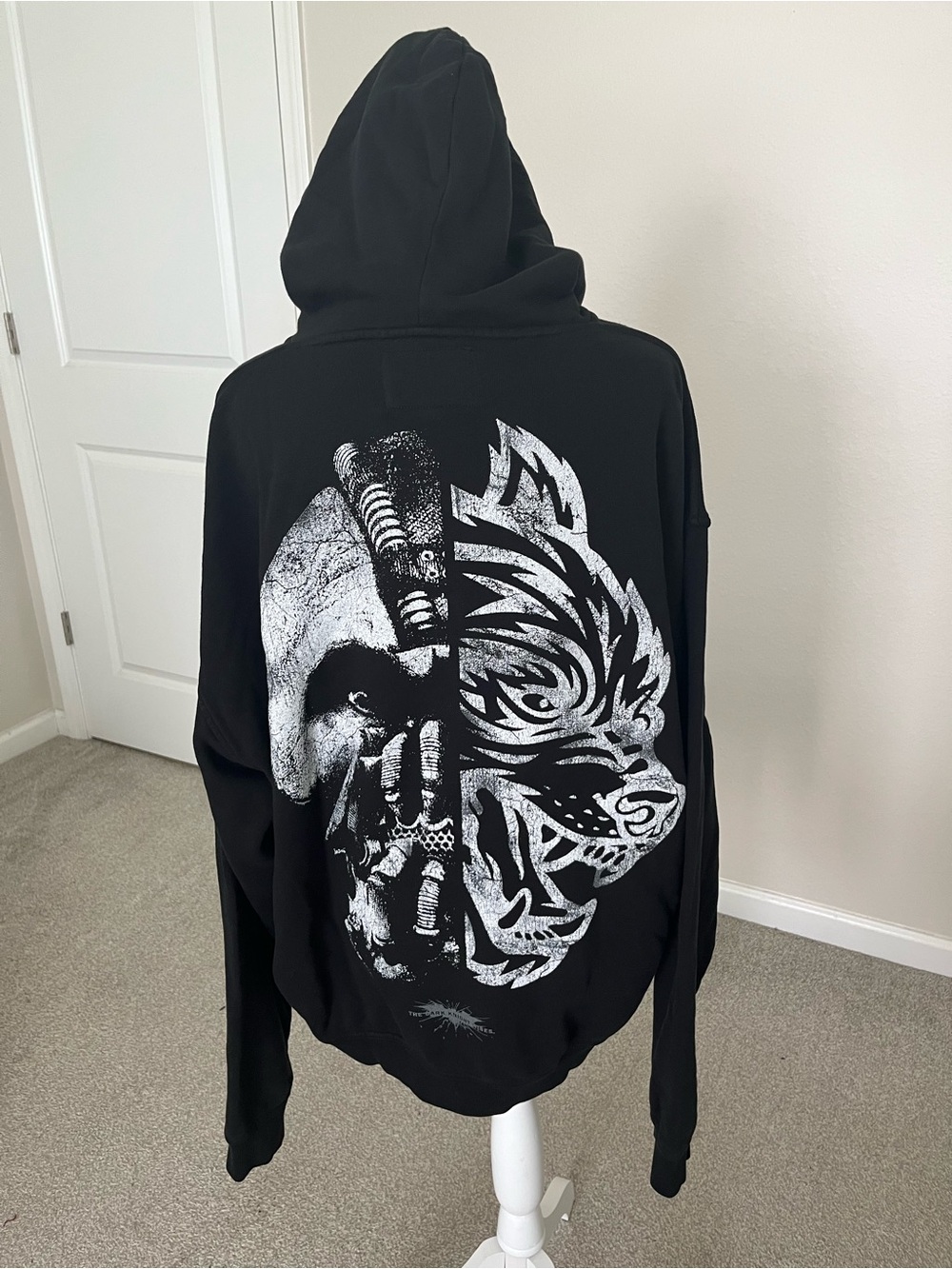NWT Darc Sport Bain The Dark Knight Rises Born in V2 Pullover Hoodie Size XL